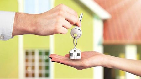 Donare casa ai figli, le tasse da pagare