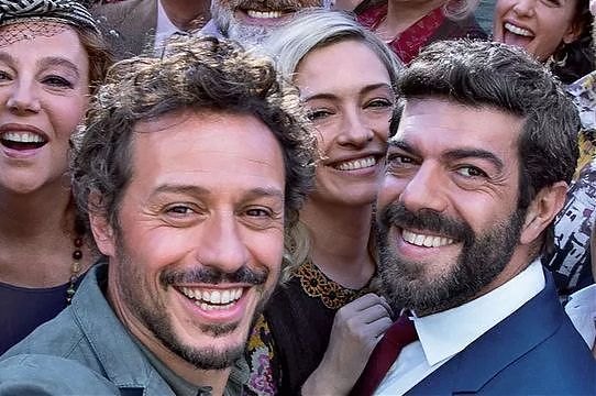 CINEMA: “A CASA TUTTI BENE”, A MUCCINO IL “DAVID DELLO SPETTATORE”