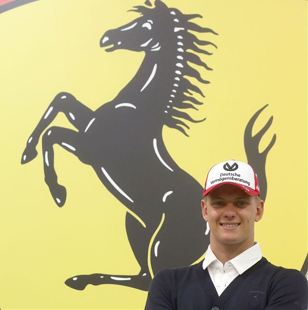 F.1: MICK SCHUMACHER GUIDERA’ LA FERRARI NEI TEST IN BAHRAIN