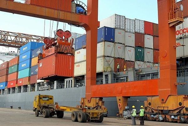 COMMERCIO ESTERO, A FEBBRAIO IN CALO EXPORT E IMPORT