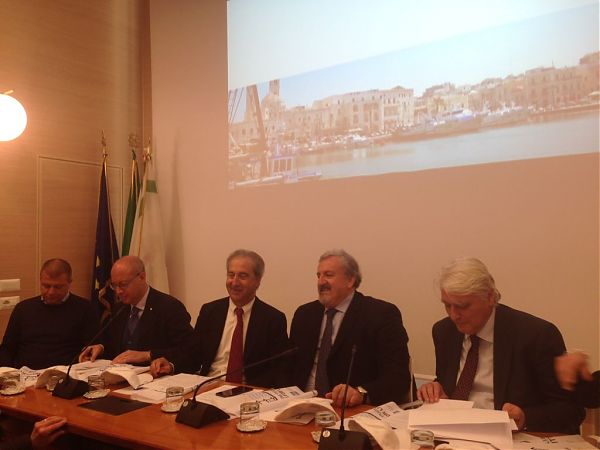 RACCOLTA PLASTICA DURANTE LA PESCA, ACCORDO REGIONE PUGLIA-COREPLA