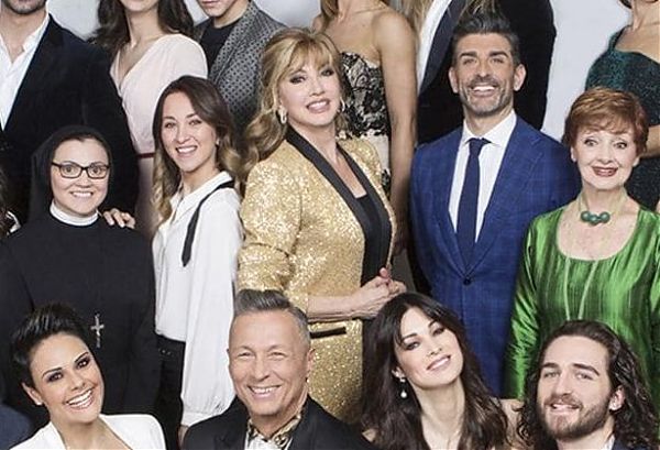 TV: BALLANDO CON LE STELLE METTE IN PISTA SUOR CRISTINA,RAZZI,CATARELLA