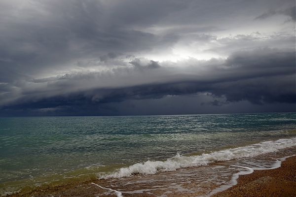 IL MALTEMPO SI SPOSTA AL SUD E ADESSO SEMBRA DI NUOVO INVERNO