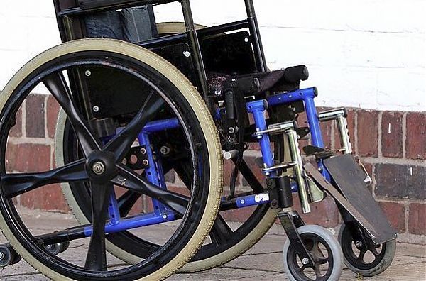 SI FINGEVA INVALIDO PER AVERE LA PENSIONE, FINISCE AI DOMICILIARI