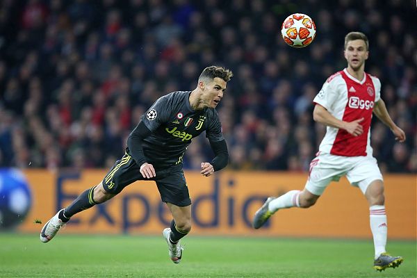 QUARTI CHAMPIONS, NERES RISPONDE A RONALDO AJAX-JUVE 1-1