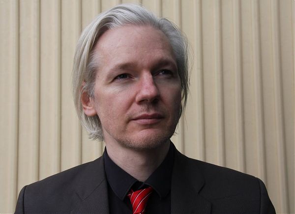 JULIAN ASSANGE ARRESTATO A LONDRA