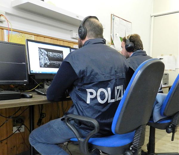 TERRORISMO: INNEGGIAVANO ALL’ISIS, FERMATI DUE GIOVANI