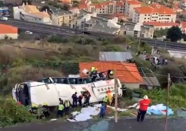 PULLMAN SI RIBALTA A MADEIRA, MORTI 28 TURISTI TEDESCHI