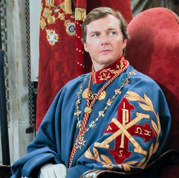 IL PRINCIPE PEDRO DI BORBONE TORNA A NAPOLI CON L’ORDINE COSTANTINIANO