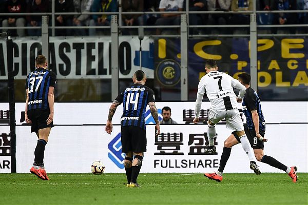 CALCIO: CR7 RISPONDE A NAINGGOLAN, INTER-JUVE 1-1