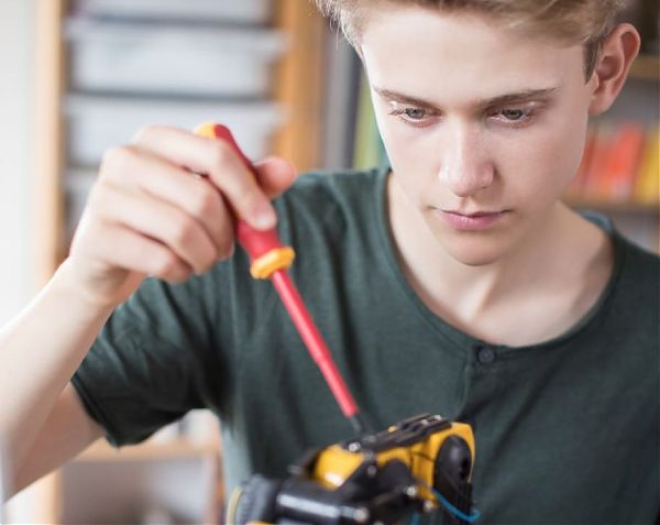 A COSENZA STUDENTI A SCUOLA DI ROBOTICA E INTERNET OF THINGS