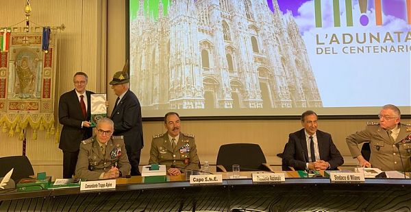 MILANO ACCOGLIE GLI ALPINI PER IL CENTENARIO DELL’ANA