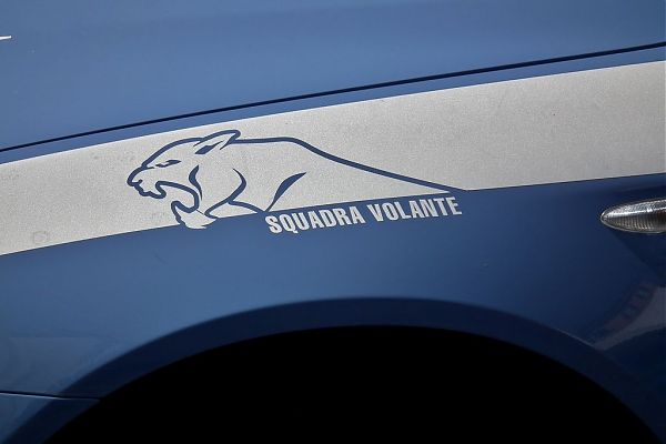 ROMA: SGOMINATE DUE BANDE RIVALI, SEI ARRESTI