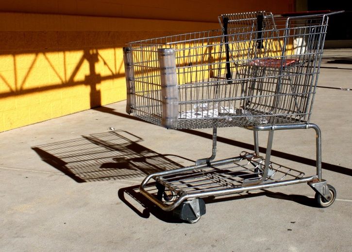 CONSUMI. PAESE E 2 VELOCITÀ,SPESA MEDIA LOMBARDIA +14 MILA EURO CALABRIA