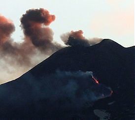 ETNA: ATTIVITÀ STROMBOLIANA SUL VULCANO, OPERATIVO AEROPORTO CATANIA