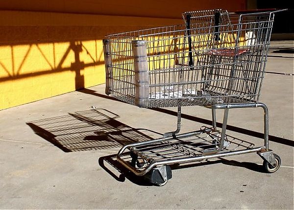 INFLAZIONE A MAGGIO RALLENTA A +0.9% ANNUO