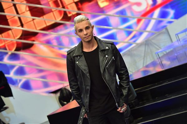 FURTO DI MAGLIETTE, ARRESTATO IL CANTANTE MARCO CARTA