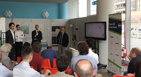 SMART HOME, CON IOT LAB POLITECNICO MILANO DIALOGANO SISTEMI DIVERSI