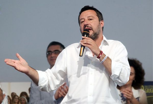 SALVINI SFIDA L’UNIONE EUROPEA “LA FLAT TAX SI FARÀ”