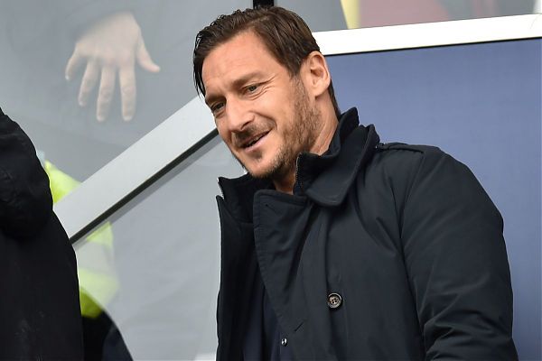TOTTI LASCIA LA ROMA “SONO STATO UN PESO PER LA SOCIETA'”