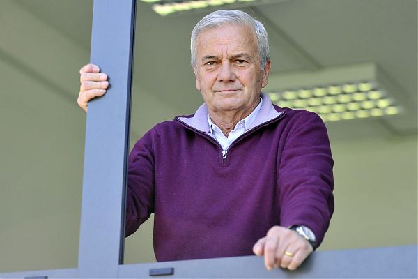 GIGI SIMONI RICOVERATO IN GRAVI CONDIZIONI DOPO UN MALORE