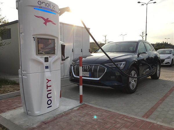 ENEL X, LA MOBILITÀ ELETTRICA SI ESTENDE IN EUROPA
