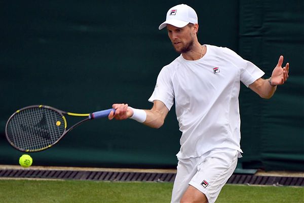 IMPRESA DI FABBIANO SULL’ERBA DI WIMBLEDON, SEPPI INOSSIDABILE