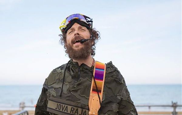 JOVA BEACH PARTY DEBUTTA CON UN SOLD OUT A LIGNANO SABBIADORO