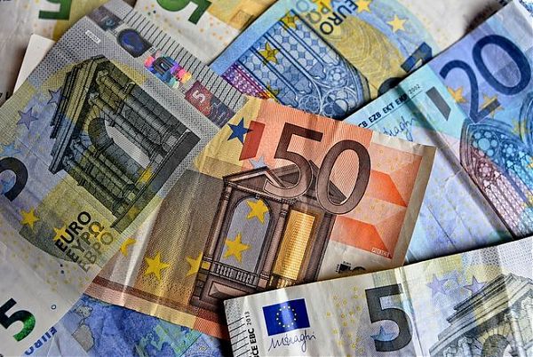 LA PRESSIONE DELLE TASSE SUI CONTRIBUENTI ONESTI E’ AL 48%