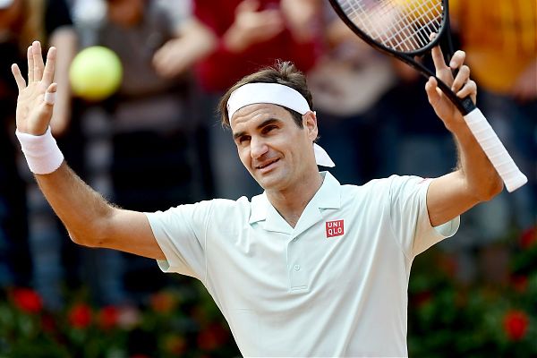 FEDERER STRAPAZZA BERRETTINI A WIMBLEDON, VITTORIA FACILE IN TRE SET