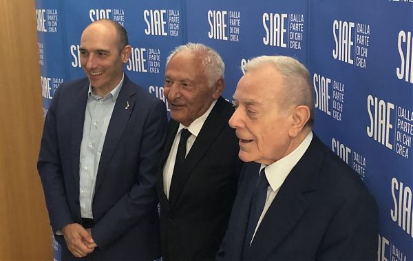 NEL 2018 ITALIANI IN FUGA DAL CINEMA, BENE TEATRO E CONCERTI