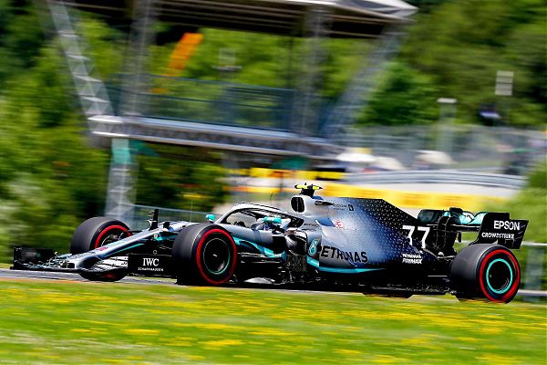 A SILVERSTONE BOTTAS SOFFIA LA POLE A HAMILTON, TERZO LECLERC