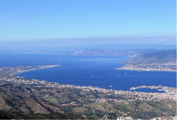 STRETTO DI MESSINA, COINCIDENZE PIÙ EFFICIENTI FRA TRENI E NAVI VELOCI