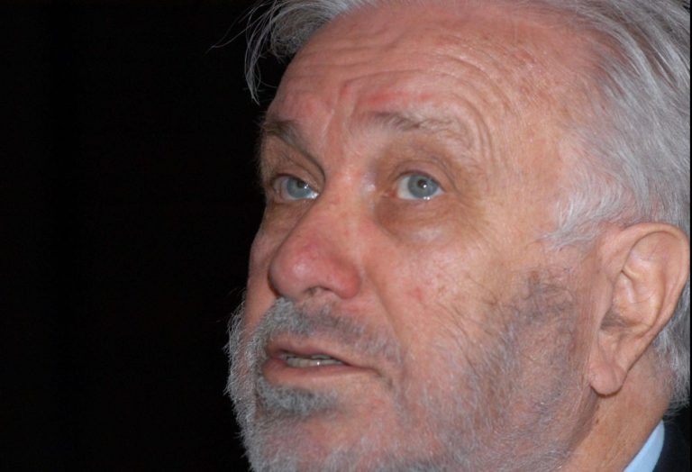 E’ MORTO LUCIANO DE CRESCENZO