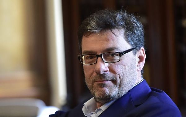 GIORGETTI RINUNCIA ALL’UE