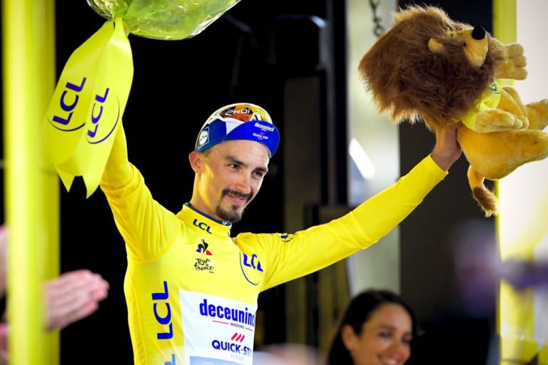 ALAPHILIPPE VINCE LA CRONO E ALLUNGA IN TESTA AL TOUR DE FRANCE