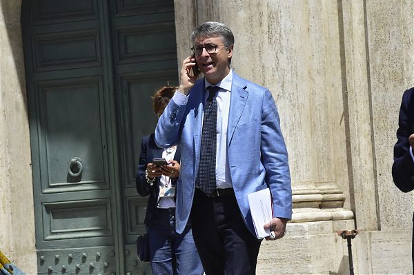 RAFFAELE CANTONE LASCIA L’AUTORITÀ ANTICORRUZIONE