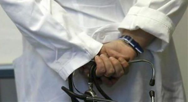 TROPPE AGGRESSIONI AI MEDICI, SI CORRE AI RIPARI