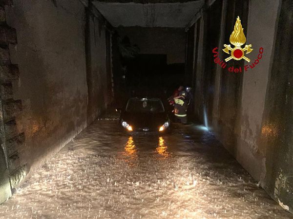 IL MALTEMPO UCCIDE UN UOMO AD AREZZO