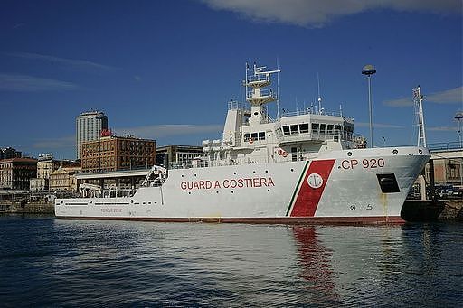 VIA LIBERA ALLO SBARCO DI 16 MINORENNI DALLA NAVE GREGORETTI