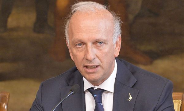 EDUCAZIONE CIVICA OBBLIGATORIA A SCUOLA, E’ LEGGE