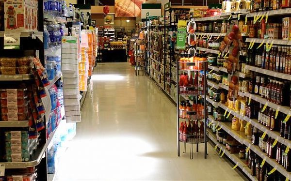 COMMERCIO AL DETTAGLIO, A GIUGNO VENDITE IN AUMENTO DELL1,9%%