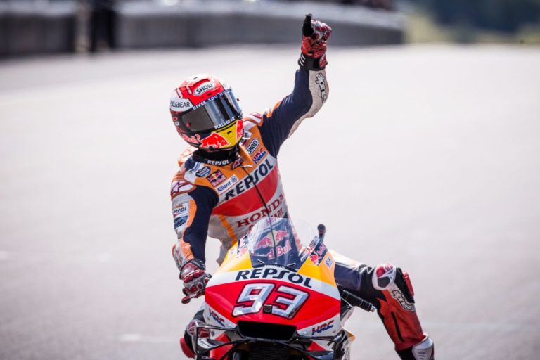 A BRNO TRIONFA MARQUEZ DAVANTI A DOVIZIOSO, ROSSI SESTO