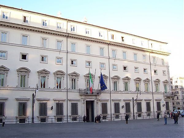 VIA LIBERA AL DECRETO ANTI CRISI AZIENDALI, MA ANCORA “SALVO INTESE”