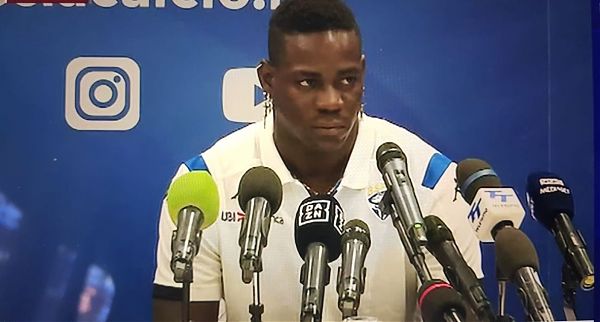 BALOTELLI ABBRACCIA BRESCIA “MIA MADRE COMMOSSA, ORA VOGLIO NAZIONALE”