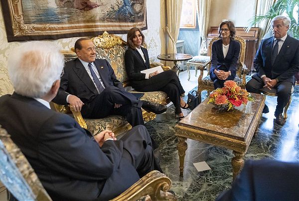 BERLUSCONI “GOVERNO AL CENTRODESTRA O ELEZIONI ANTICIPATE”