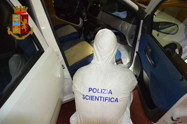 SEQUESTRA UNA RAGAZZA E LA VIOLENTA PER ORE, FERMATO NEL RAGUSANO