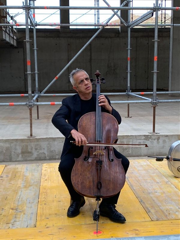LA MUSICA DI GIOVANNI SOLLIMA NEL CANTIERE TEATRO “DA SILVA” A RHO