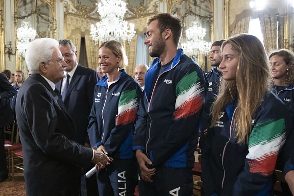 GLI AZZURRI DEL NUOTO DA MATTARELLA, PELLEGRINI “PROTEGGA LO SPORT”