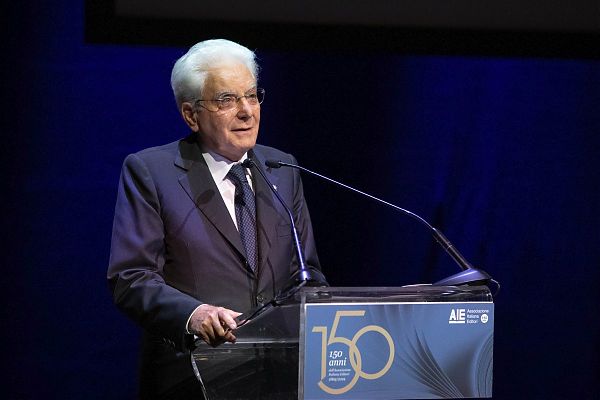 MATTARELLA “IN ITALIA SI LEGGE TROPPO POCO, DOBBIAMO MIGLIORARE”